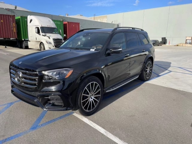 2024款奔驰gls580现车最低多少钱大嘴格栅变得更有冲击力
