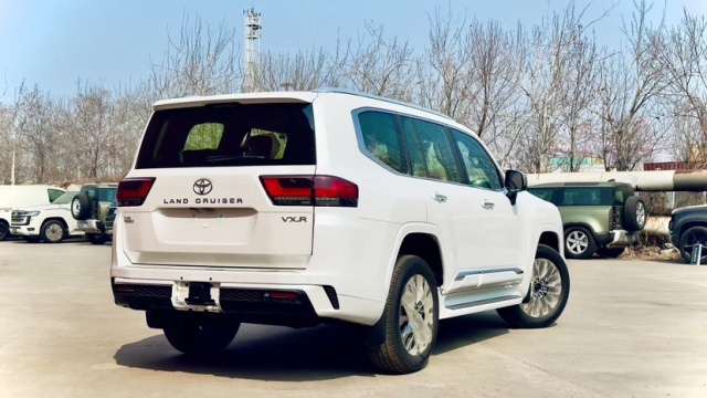 西安丰田酷路泽lc3003500vxr帝国版顶配100万