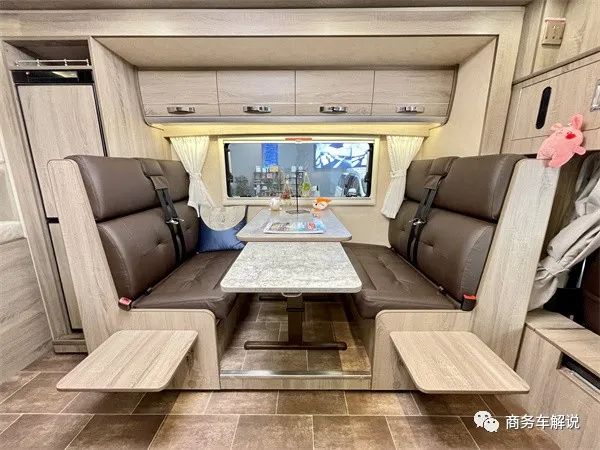 60多万房车推荐戴德自由风plus双拓展125度电300l水箱