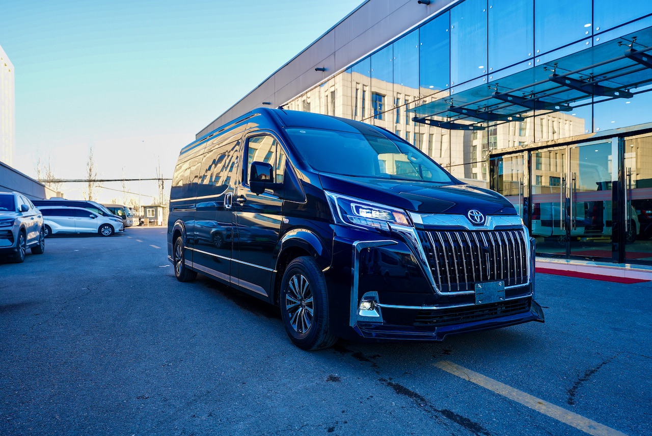 高密丰田海狮4s店67891013座现车价