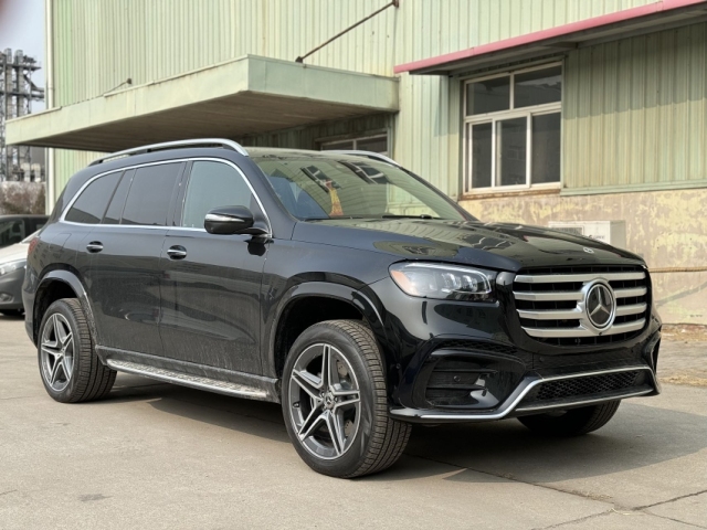 24款加版奔驰gls4507座顶峰包运动包雷测包118万起售