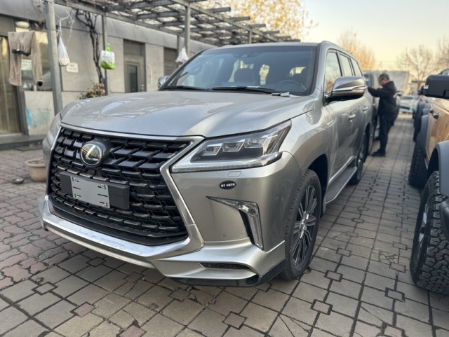 西安雷克萨斯lx570中东版顶配仅售17x
