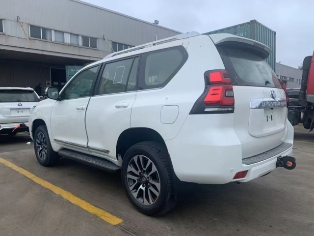 2024款丰田霸道4000vx底挂现车报价引领suv豪华越野