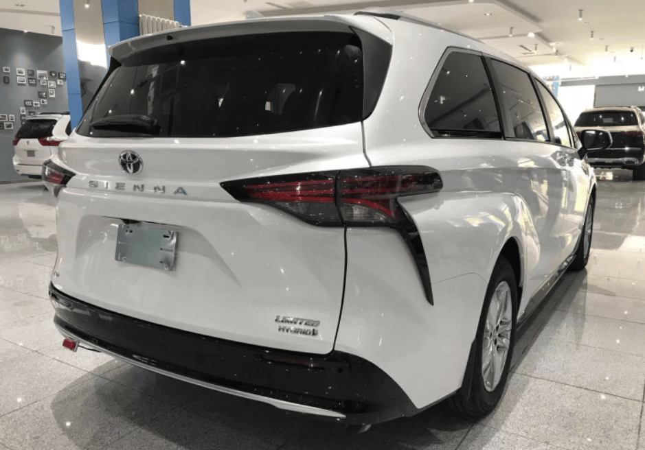 2024款丰田塞纳四驱标配 五一豪礼抢先享!