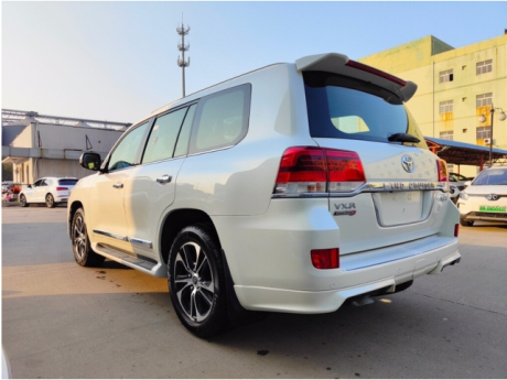 全新丰田酷路泽5700vxs顶配配置裸车价格强悍风格