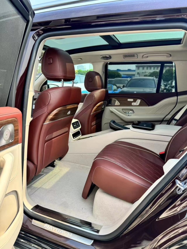 2024款奔驰迈巴赫gls600 现车优惠多少钱 极佳的舒适度和豪华感
